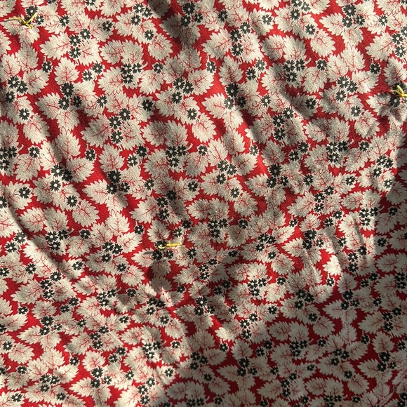 Beautiful hand sewn quilt. Every part is hand sewn including the binding. - Picture 13 of 14